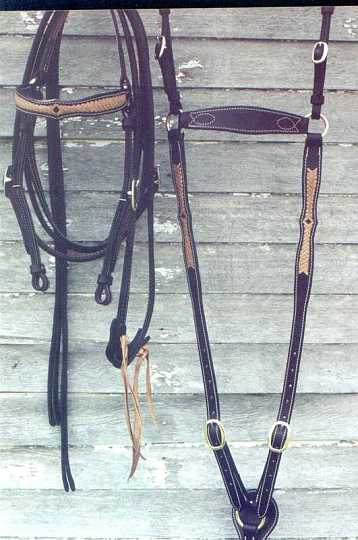 may20-01-1.jpg - Bridle Reins & breastplate in dark brown leather with natural kangaroo hide applique' .