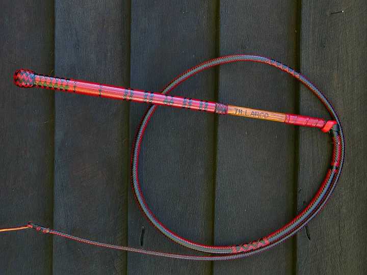 P1170860.JPG - 16 plait 2 toned handle and thong with "JILLAROO" branded in the handle